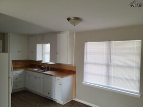 5031 Lindale Dr in Wichita Falls, TX - Building Photo - Building Photo