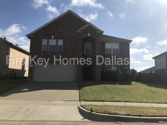 7127 Lake Hawkins Dr in Arlington, TX - Building Photo