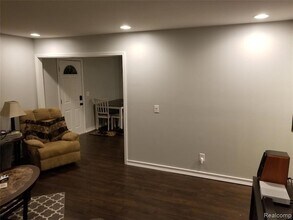 3231 W Utica Rd in Shelby Township, MI - Building Photo - Building Photo