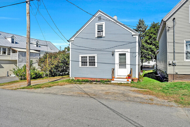 6 Maple St in Vassalboro, ME - Building Photo - Building Photo