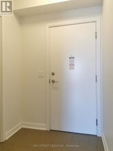 9205 Yonge St in Richmond Hill, ON - Building Photo - Building Photo