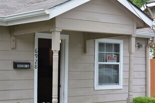 6928 Hershe St, Unit Apt A in Houston, TX - Building Photo