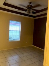 2219 W Candlelight Ln in Edinburg, TX - Building Photo - Building Photo