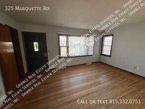 325 Marquette Rd in Machesney Park, IL - Building Photo - Building Photo