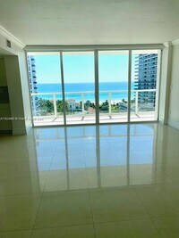 5900 Collins Ave, Unit 1404 in Miami Beach, FL - Foto de edificio - Building Photo