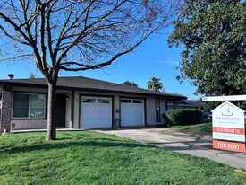 6616-6618 Summer Rain Way in Citrus Heights, CA - Building Photo