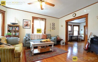 8 Oliva Rd in Boston, MA - Building Photo