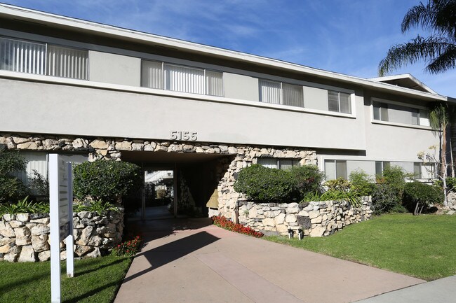 Yarmouth Gardens in Encino, CA - Foto de edificio - Building Photo
