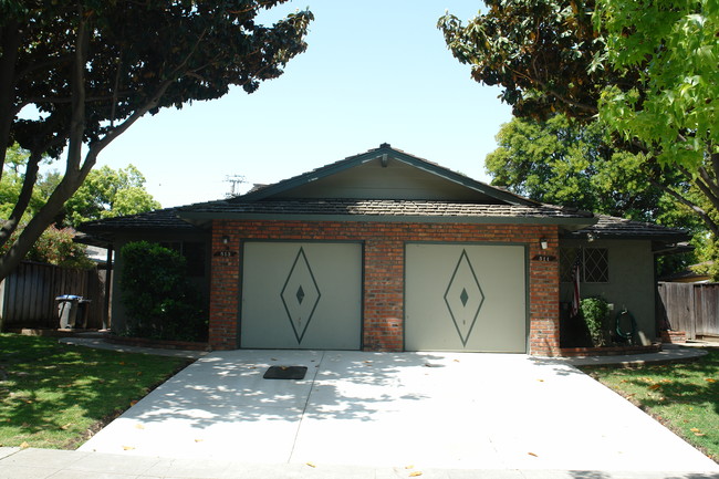 511-513 Westlake Dr in San Jose, CA - Building Photo - Building Photo