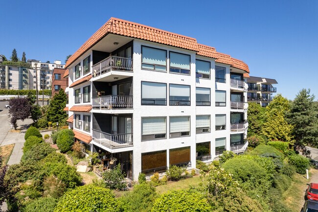 MATADOR CONDOMINIUM in Seattle, WA - Building Photo - Building Photo