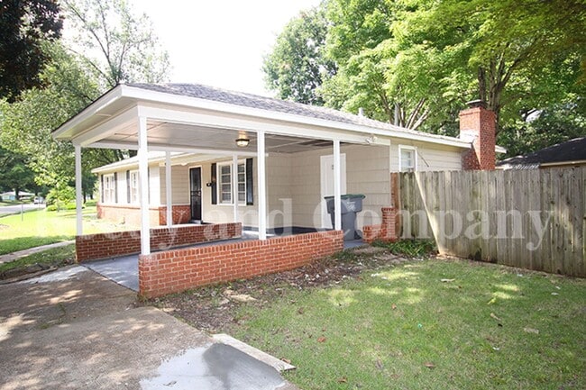 1555 S Perkins Rd in Memphis, TN - Building Photo - Building Photo