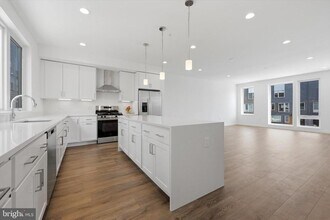 3016 S Northbank Pl in Philadelphia, PA - Building Photo - Building Photo