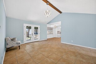 10004 Woodhaven Dr in Austin, TX - Building Photo