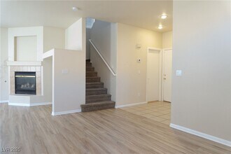 5258 Cedar Bridge Ct in North Las Vegas, NV - Building Photo - Building Photo