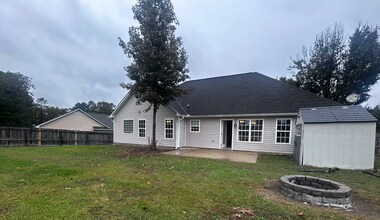 137 Haywood Dr in Raeford, NC - Building Photo - Building Photo