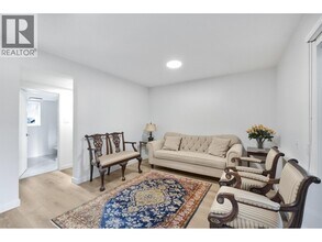 1XXX Berkley Rd in North Vancouver, BC - Building Photo - Building Photo