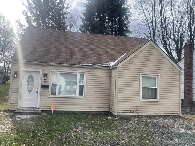 property at 1539 Wakefield Ave