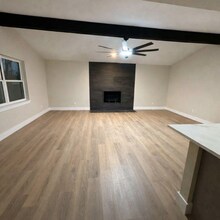 619 Wilson Ct in Duncanville, TX - Foto de edificio - Building Photo