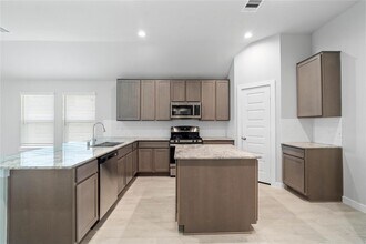 18218 Windy Knl Wy in Houston, TX - Building Photo - Building Photo