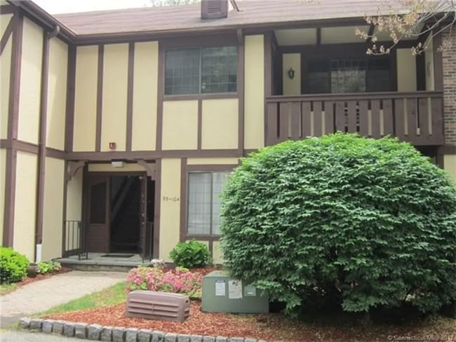 125 Warner Hill Rd in Stratford, CT - Foto de edificio - Building Photo