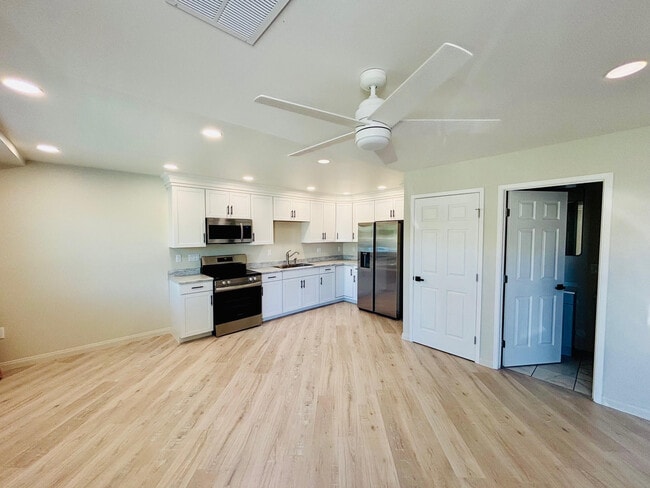 1831 Granville Way, Unit 1 in Lancaster, CA - Building Photo - Building Photo