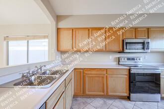 18210 N Skyhawk Dr in Surprise, AZ - Building Photo - Building Photo