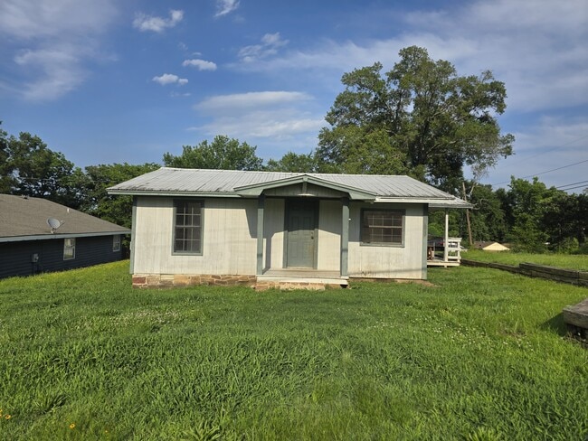 property at 1209 S Glenwood Ave