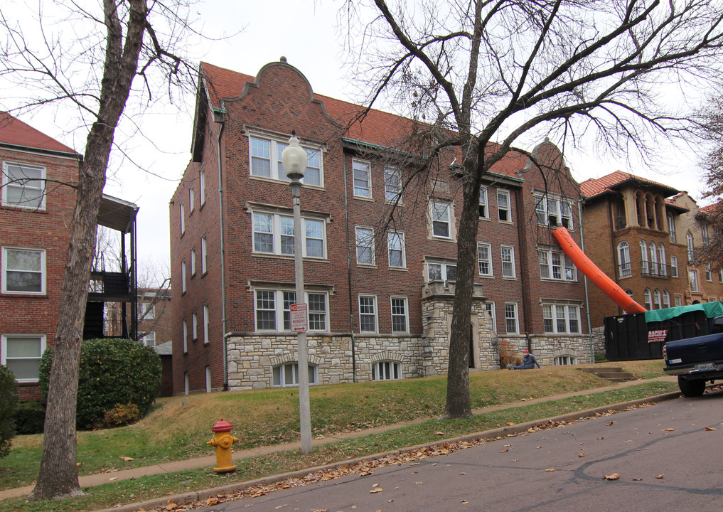 7519 Parkdale Ave in St. Louis, MO - Building Photo