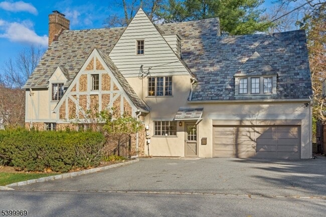 107 Clinton Ave in Montclair, NJ - Building Photo - Building Photo