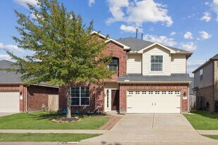 24710 Hikers Bend Dr in Katy, TX - Building Photo