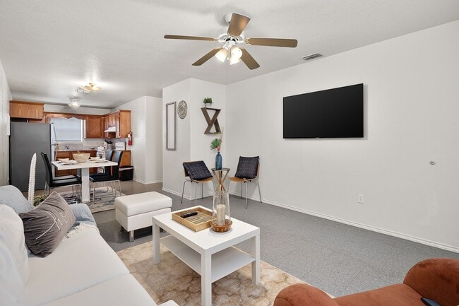 Gastel Circle Apartments in Edinburg, TX - Foto de edificio - Building Photo