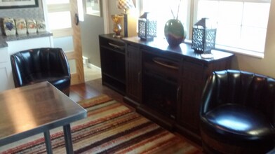 9 Keller Dr in Mooresville, IN - Foto de edificio - Building Photo