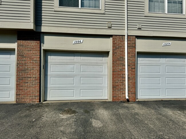 13196 Canopy Dr, Unit 13196 in Sterling Heights, MI - Building Photo - Building Photo