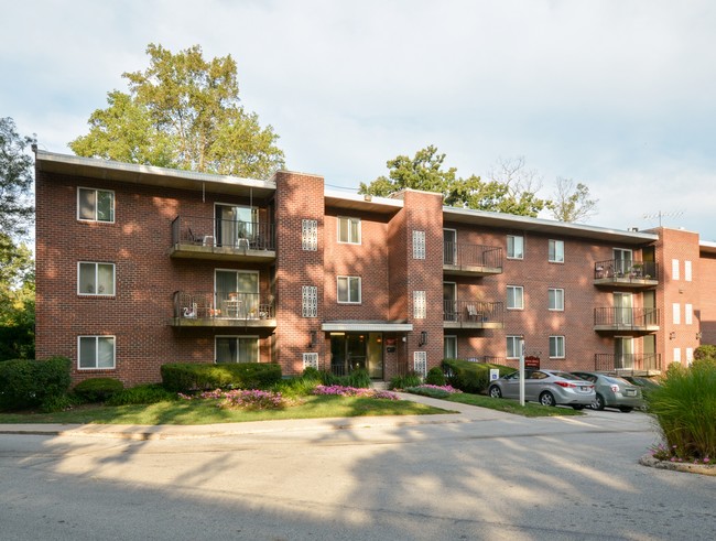 Lansdowne Towers Apartments in Aldan, PA - Building Photo - Building Photo