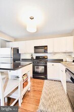 102 Peregrine Ln in Hummelstown, PA - Building Photo - Building Photo