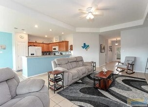 39 Torrey Pines Dr in Laguna Vista, TX - Building Photo - Building Photo