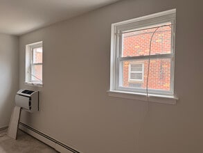 1254 E 70th St in Brooklyn, NY - Foto de edificio - Building Photo