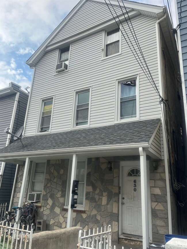 property at 630 37th St