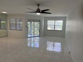 1200 SW 125th Ave in Pembroke Pines, FL - Building Photo - Building Photo
