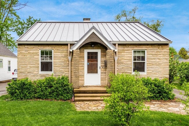 property at 230 E Royal Forest Blvd