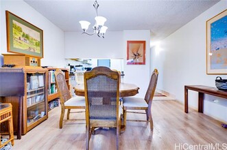 521 Hahaione St in Honolulu, HI - Building Photo - Building Photo