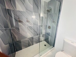 842 Meridian Ave in Miami Beach, FL - Building Photo - Building Photo