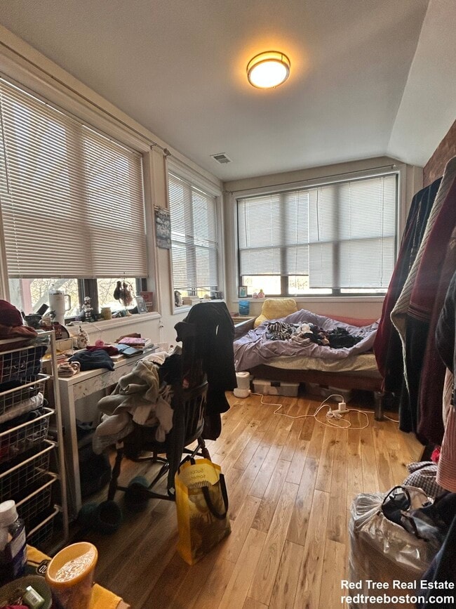 195 Winthrop Rd, Unit #4