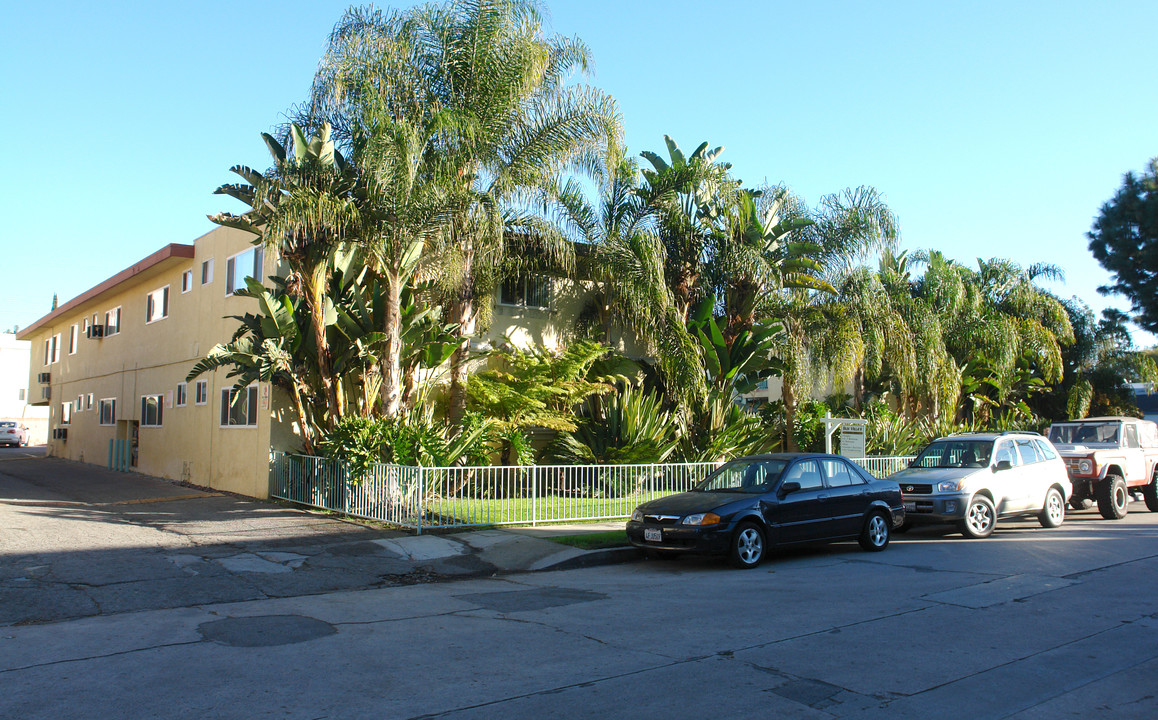 Blix Apartments in North Hollywood, CA - Building Photo