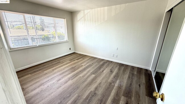 10100 Walnut St in Oakland, CA - Building Photo - Building Photo