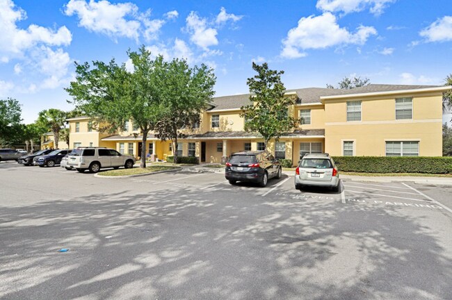 37669 Aaralyn Rd in Zephyrhills, FL - Building Photo - Building Photo