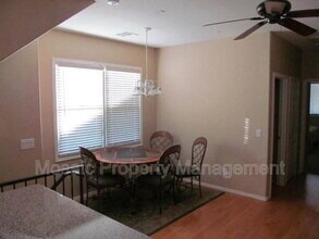 5724 S 21st Terrace in Phoenix, AZ - Foto de edificio - Building Photo