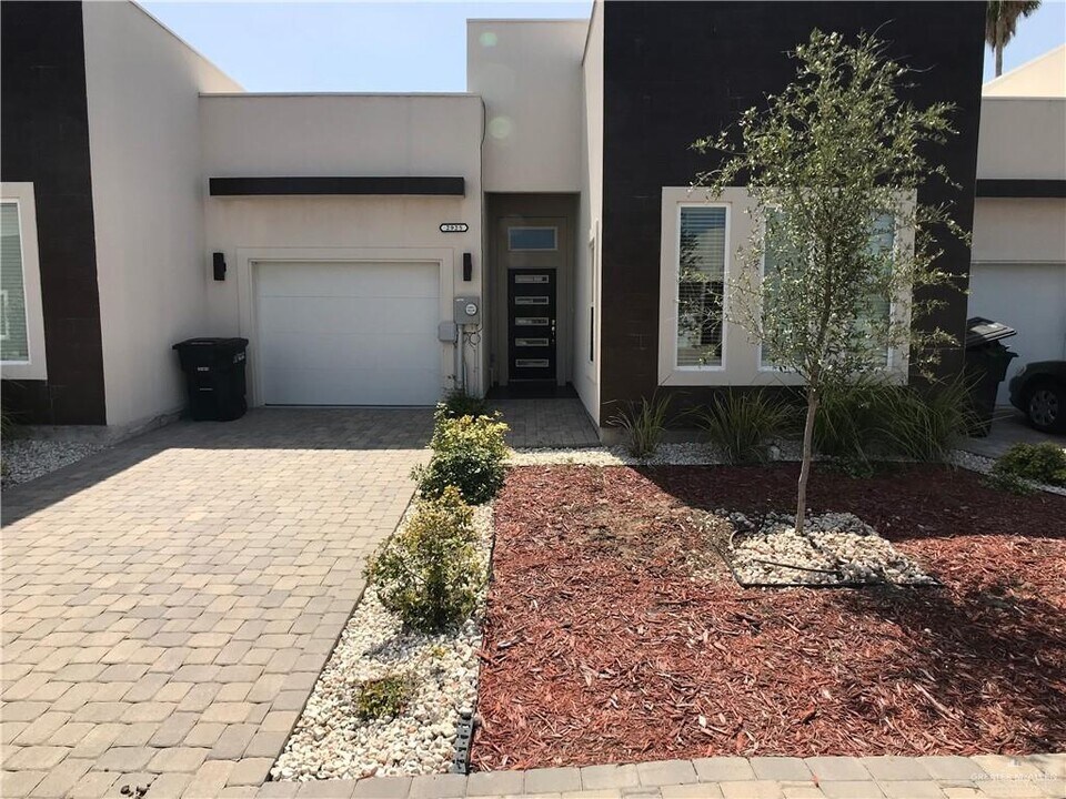 2920 N 51st St in McAllen, TX - Building Photo