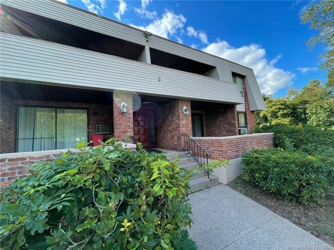 565 Talcottville Rd in Vernon, CT - Building Photo - Building Photo