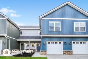 2052 N Sarah Dr in Jeffersonville, IN - Building Photo